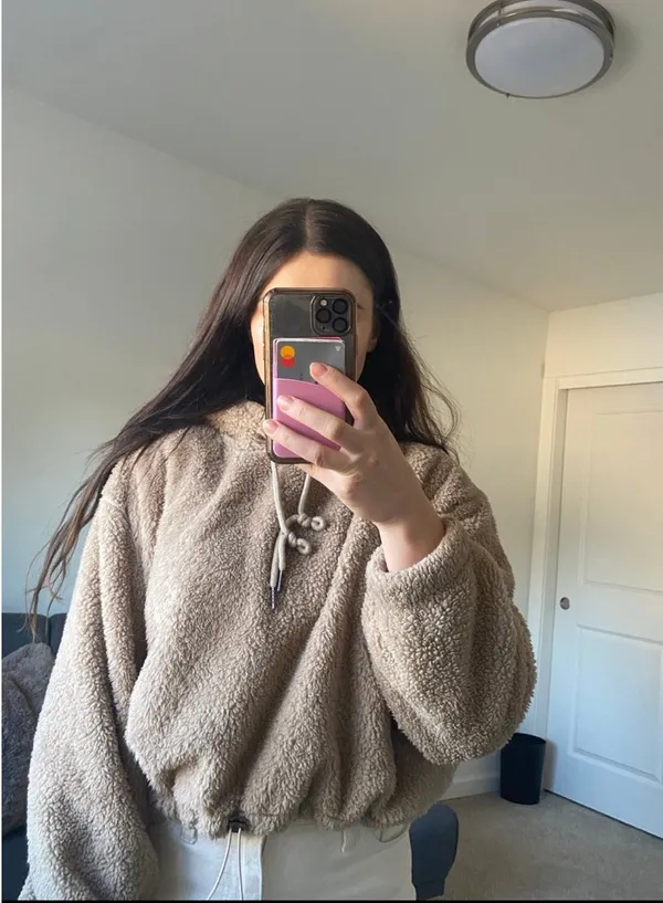Boutique Crop cozy hoodie - Image 4