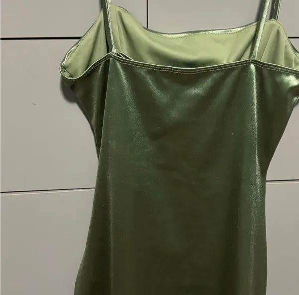 Light green junior  dress size med - Image 3