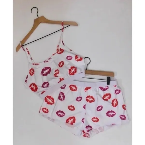 NEW!! HOT LIPS Lipstick Kiss Cropped Loungewear Two Piece Set Top Shorts XXL 2XL - Image 2