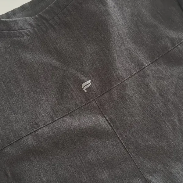 Fabletics Women's Method 2-Pocket Scrub set 
EUC - Image 6