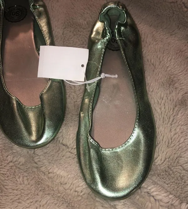 NWT SO Metallic Ballet Flats, size 6 - Image 2