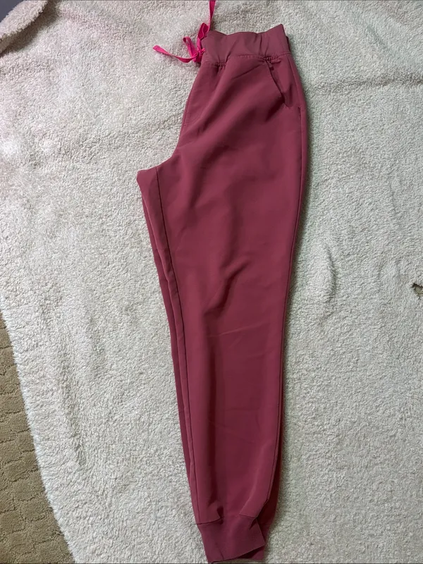 Figs Quartz Zamora Jogger- limited edition for BCA- size medium regular - Image 6