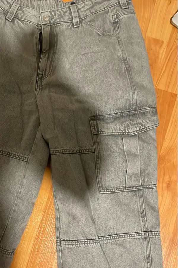H&M Cargo Pants - Image 2