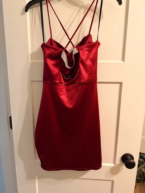 Windsor Red Homecoming Dress Satin - Image 2