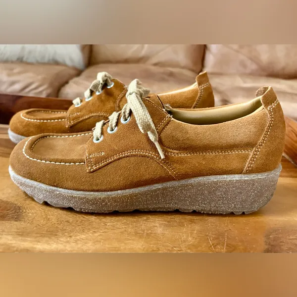 Vintage 70’s Grizzlies Suede Chukka Wedge Shoes - Image 2
