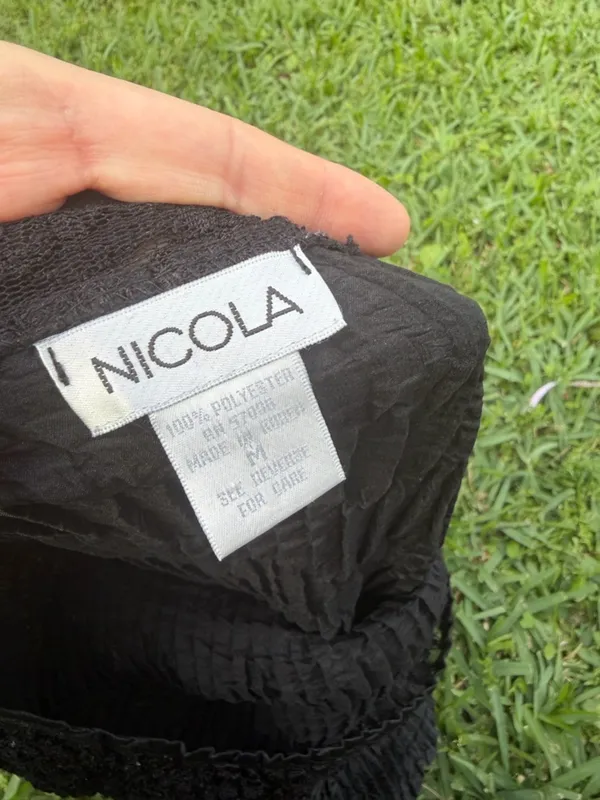 Vintage Nicola Black Crinkle Stretch Top Lace Neckline Size M - Image 5