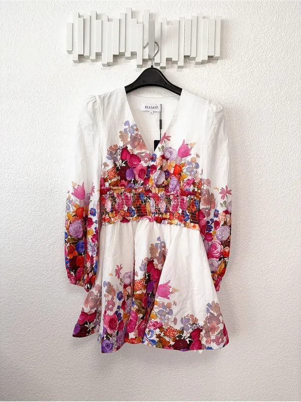 Elliatt Alice Long Sleeve Mini Dress in Ombre Floral $308 Size Small Vacation - Image 9