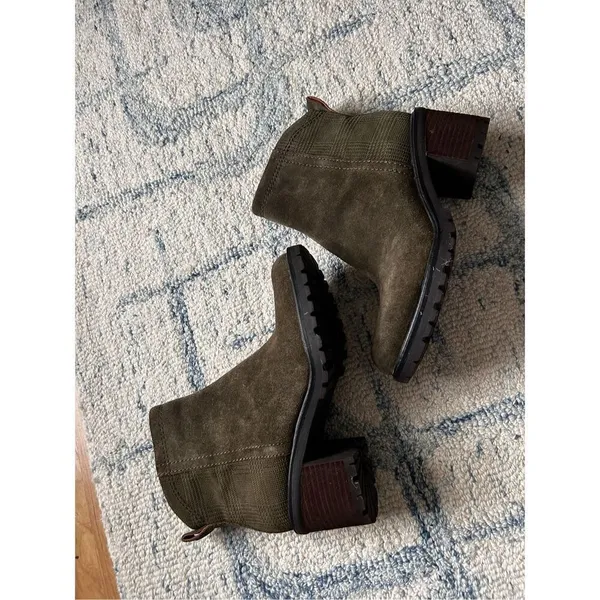 Zodiac green chunky heels boots suede size 7.5 - Image 3