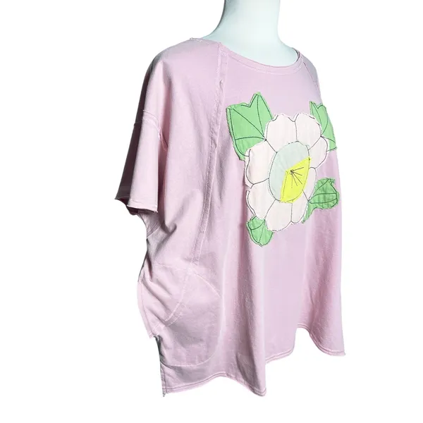 NWT EASEL Women’s Boho Pink Floral Patchwork Appliqué Pocket Tshirt - Image 3