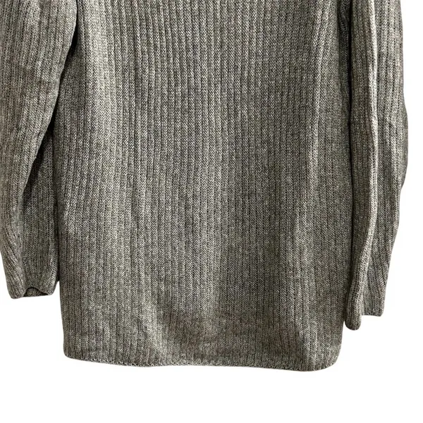 Elizabeth and James Women's Gray Ribbed Turtleneck‎ Sweater Size M - Image 3