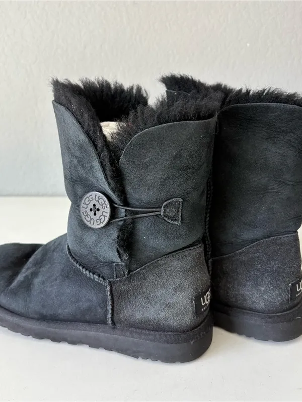 Ugg Women’s Classic Bailey Button Boots Black Suede Leather Size 8 - Image 4