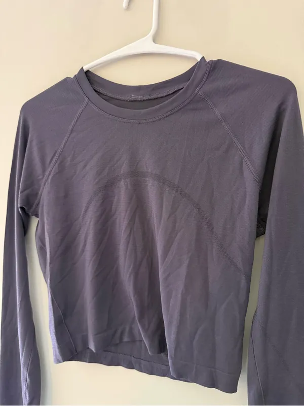 Lululemon Cropped Long Sleeve Athletic Top Purple Size 8 - Image 4