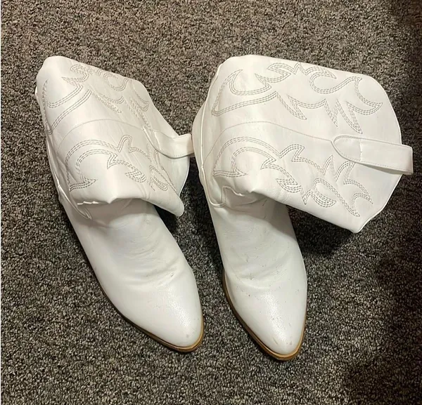 Amazon white cowboy boots - Image 2