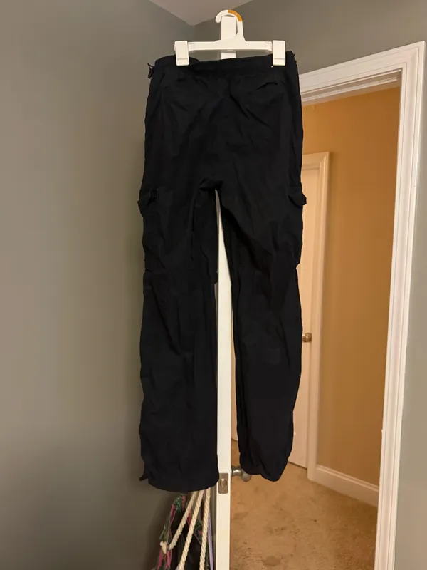 Aeropostale Black Cargo Pants - Image 2