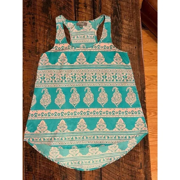 Umgee High low Tank Top/shirt Size Medium - Image 3