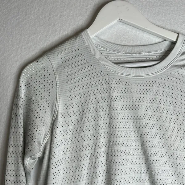 Lululemon Athletica Gray Swiftly Breathe Long Sleeve - Image 5