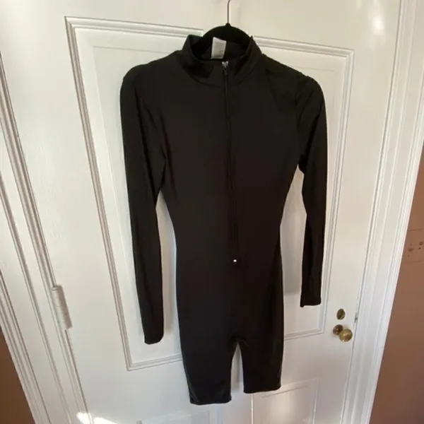 K Mock Neck Front‎ Zip Thigh Length Black Bodysuit - Image 4