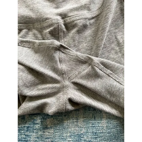 Beyond Yoga X Peloton Light Heathered Gray Purple Cropped High Rise Leggings M - Image 4