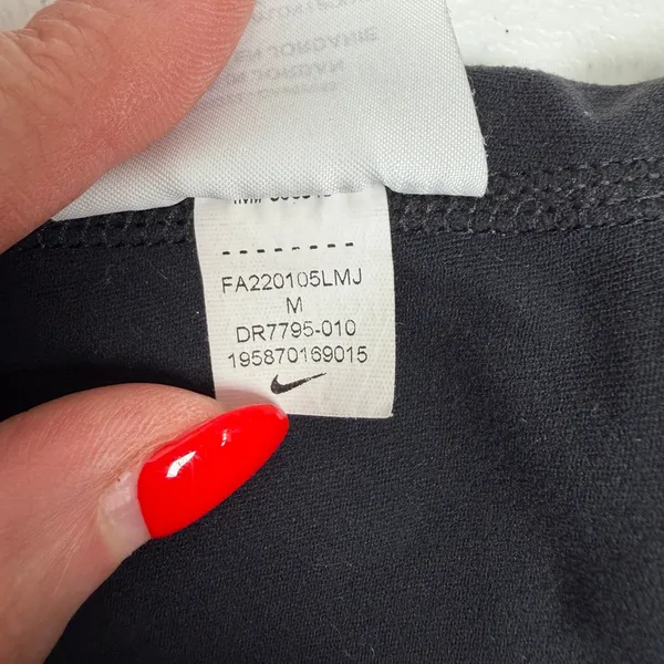 Nike Medium Sports Bra Yoga Dri-FIT Alate Curve Black DR7795-010 Workout Top - Image 10