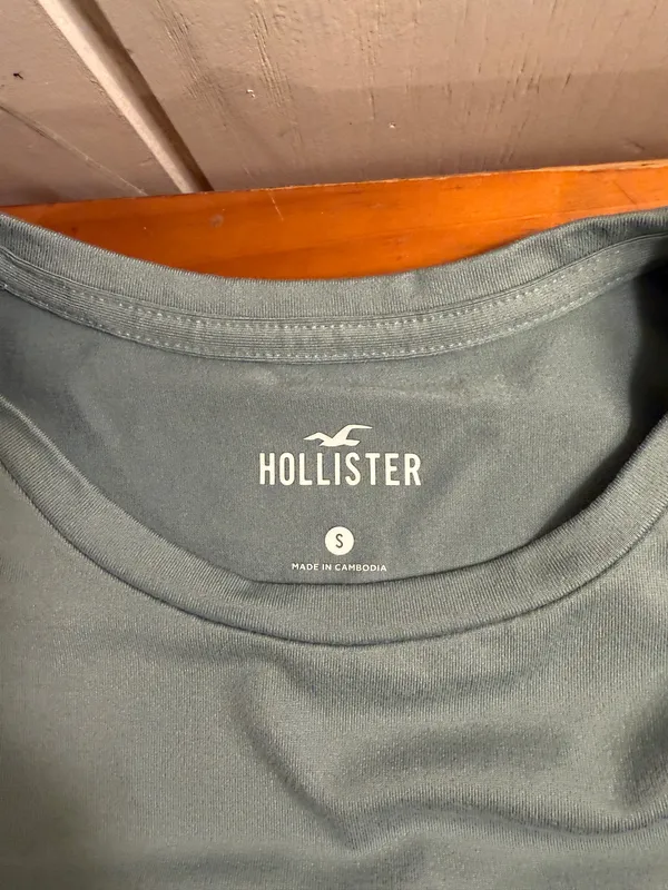 Hollister Baby Tee - Image 2