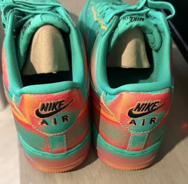 Size 9.5 - Nike Air Force 1 '07 Low Stadium Green Crimson - Image 2