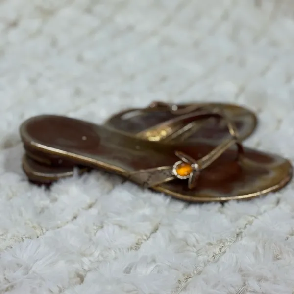Gucci Gold and Brown Sandals with Metallic Straps - Image 2