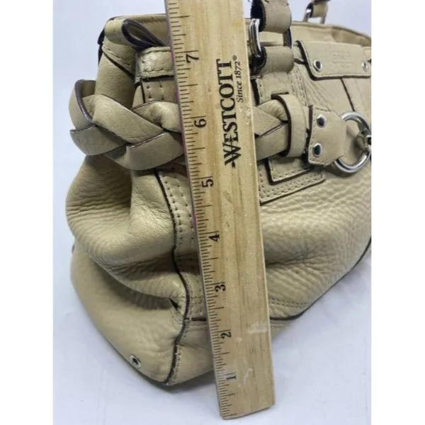 coach medium beige leather shoulder bag - Image 3