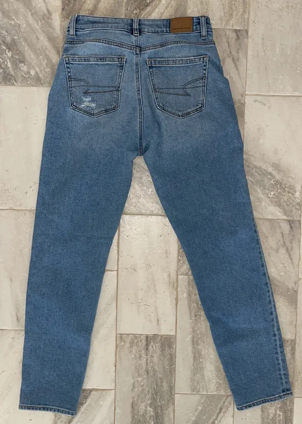 American Eagle Mom Jeans - Image 3