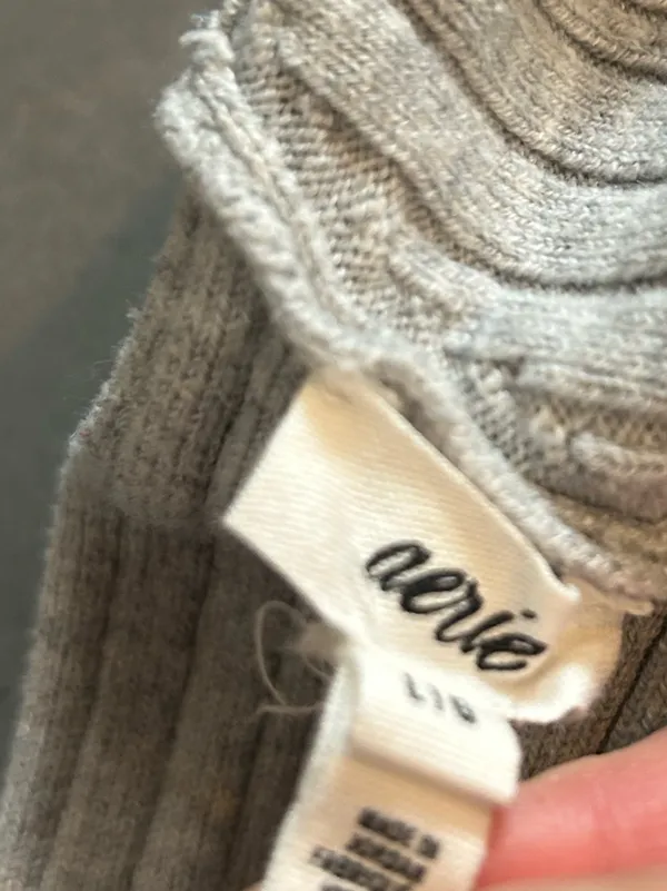 Aerie Reversible Sweater Cropped Top in Grey - Image 4