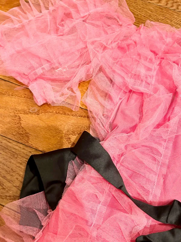 Michella vintage 1990s Barbiecore off the shoulder tulle pink/black bow dress M - Image 18