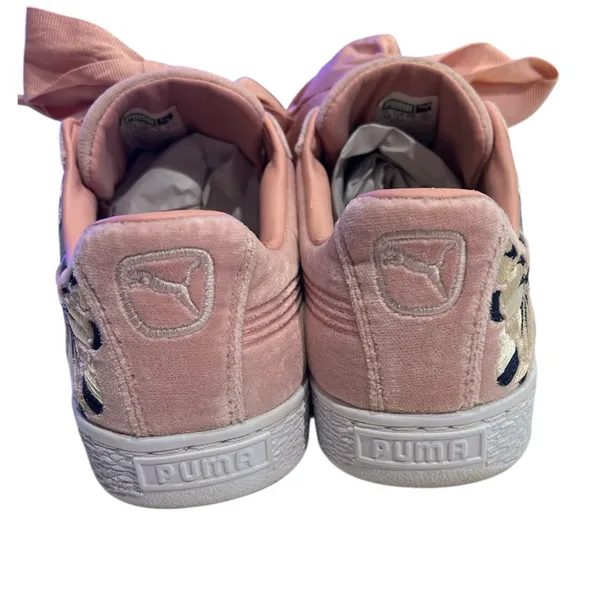 Puma Basket Heart Hyper Embroidery women's shoes size 7 - Image 4