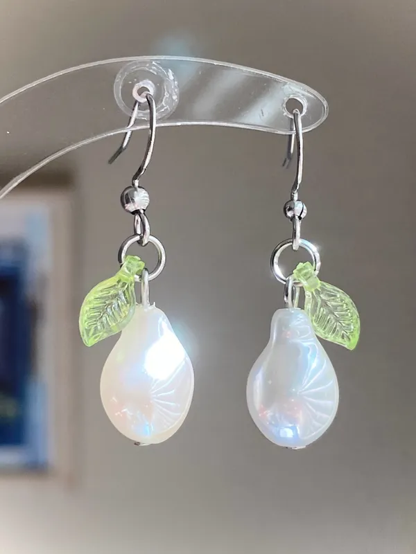 Handmade unique baroque pearl & leaf  dangle earrings🌿 - Image 2