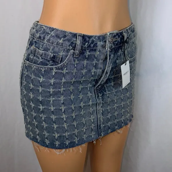 Forever 21 Distressed denim mini skirt - Image 3