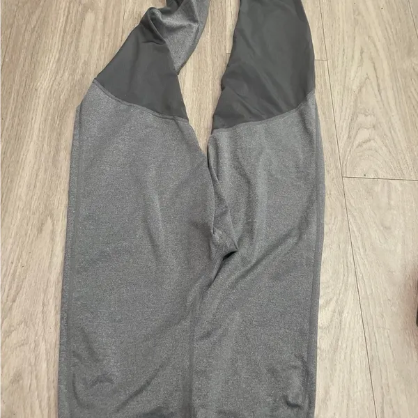 Nike Gray Athletic Leggings with Dark Gray Side Panels - Image 3