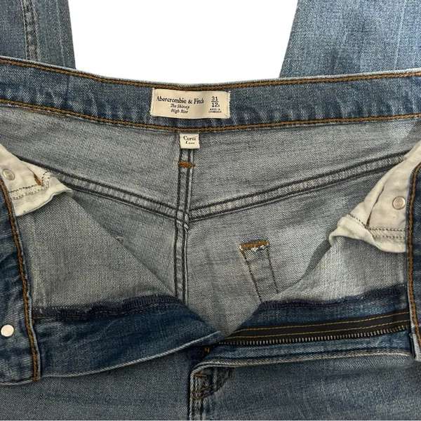 Abercrombie and Fitch Curve Love Jeans - Image 9