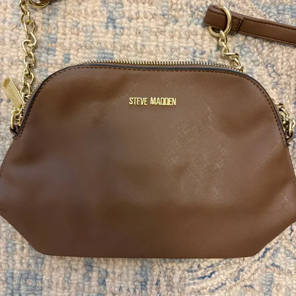 Steve Madden Tan Crossbody Bag with Gold Accents - Image 2