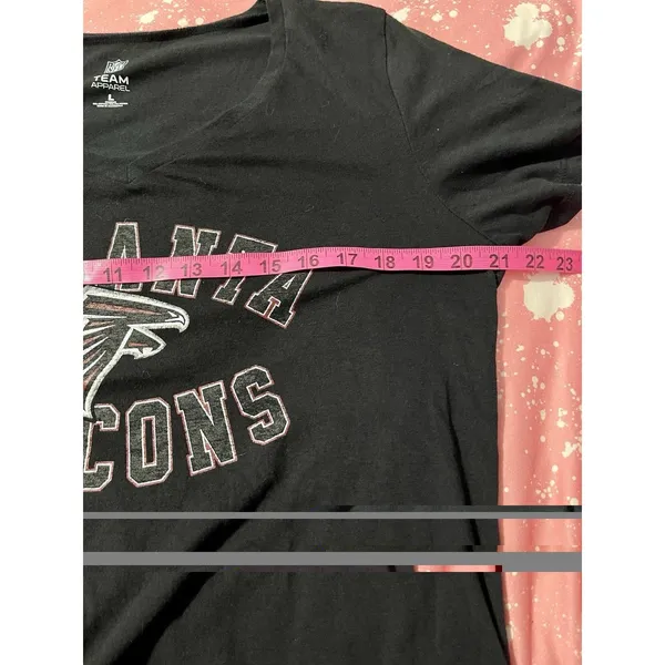 NFL Team Apparel Atlanta Falcons Women's V-Neck T-Shirt Black Size L - Image 8