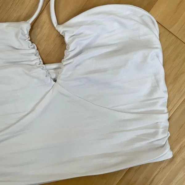 Abercrombie Women’s Sz Medium Bare U Shaped Halter Top In White - Image 6