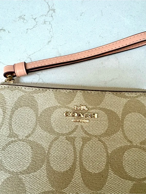 NWOT Coach Canvas/Leather Wristlet Wallet With Signature Logo Gold Hardware - Image 2