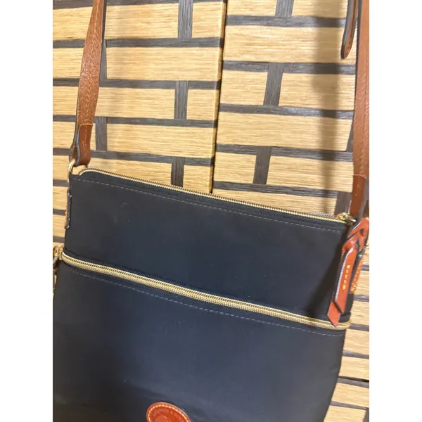 Dooney &‎ Bourke Black Crossbody purse - Image 3
