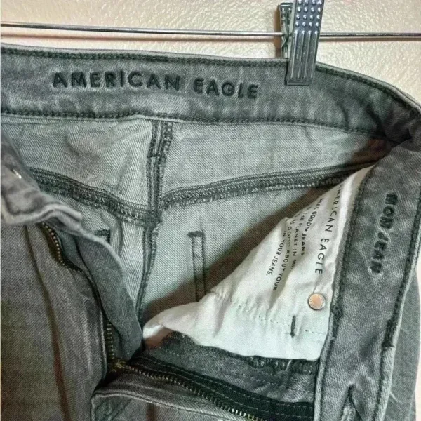 American Eagle AEO Women's Mom‎ Jeans Gray Ripped Distressed Size 4 - Image 3