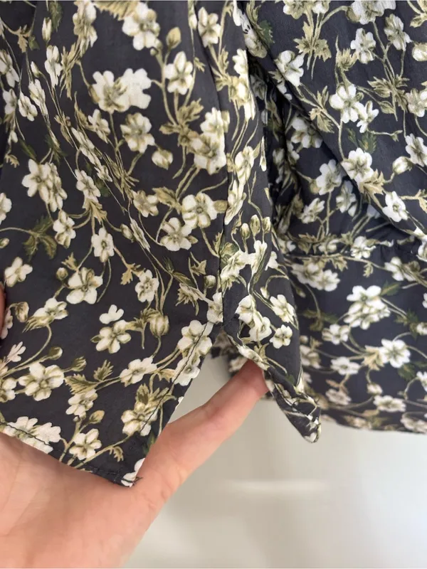 Madewell Easy Long-Sleeve Popover Shirt in Dark Pavement Floral - Size M - Image 10