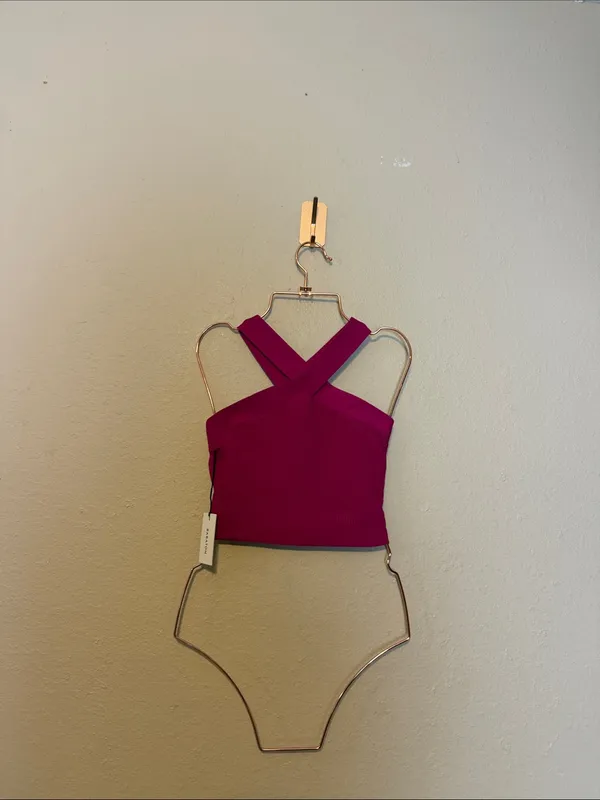 ARITZIA Babaton Sculpt Knit Criss Cross‎ Cropped Tank Size Small Pink NWT - Image 3