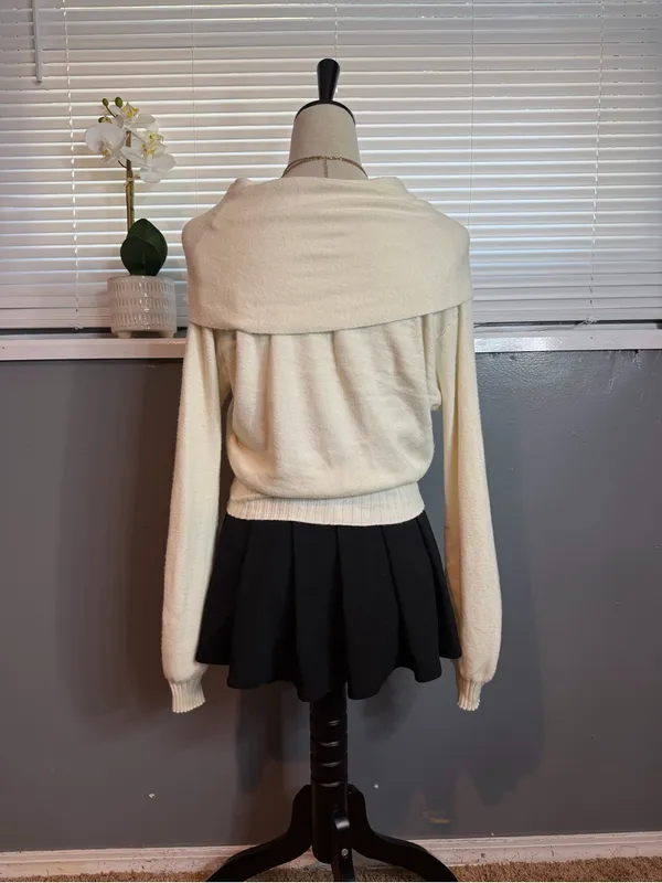 Source Unknown Ivory Asymmetrical Foldover Collar Sweater Small Gold Button Preppy Coquette - Image 5