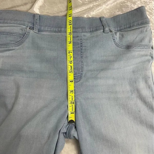 SPANX Light Wash Jeans XL tummy control pull-on pants - Image 8
