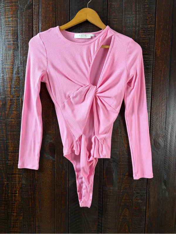 ASTR Long Sleeve Pink Twist Front Cutout Bodysuit - Image 3