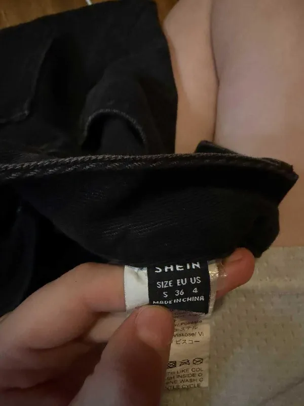Shein Cargo Jeans - Image 4