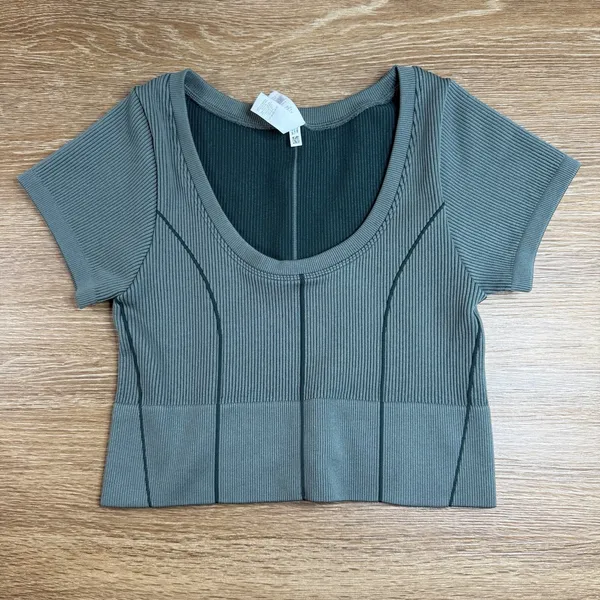 OFFLINE by Aerie Seamless Ribbed Crop Top Women's M Short Sleeve Green Workout - Image 2