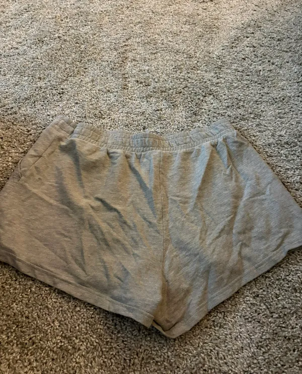 Universal Threads Grey Shorts - Image 5
