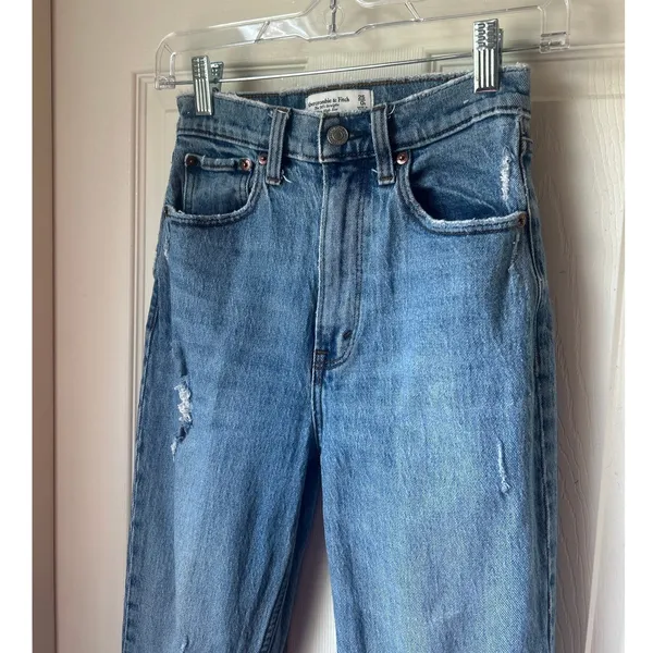 Abercrombie The 90s Straight Ultra High Rise Jeans - Size 25 - Image 3